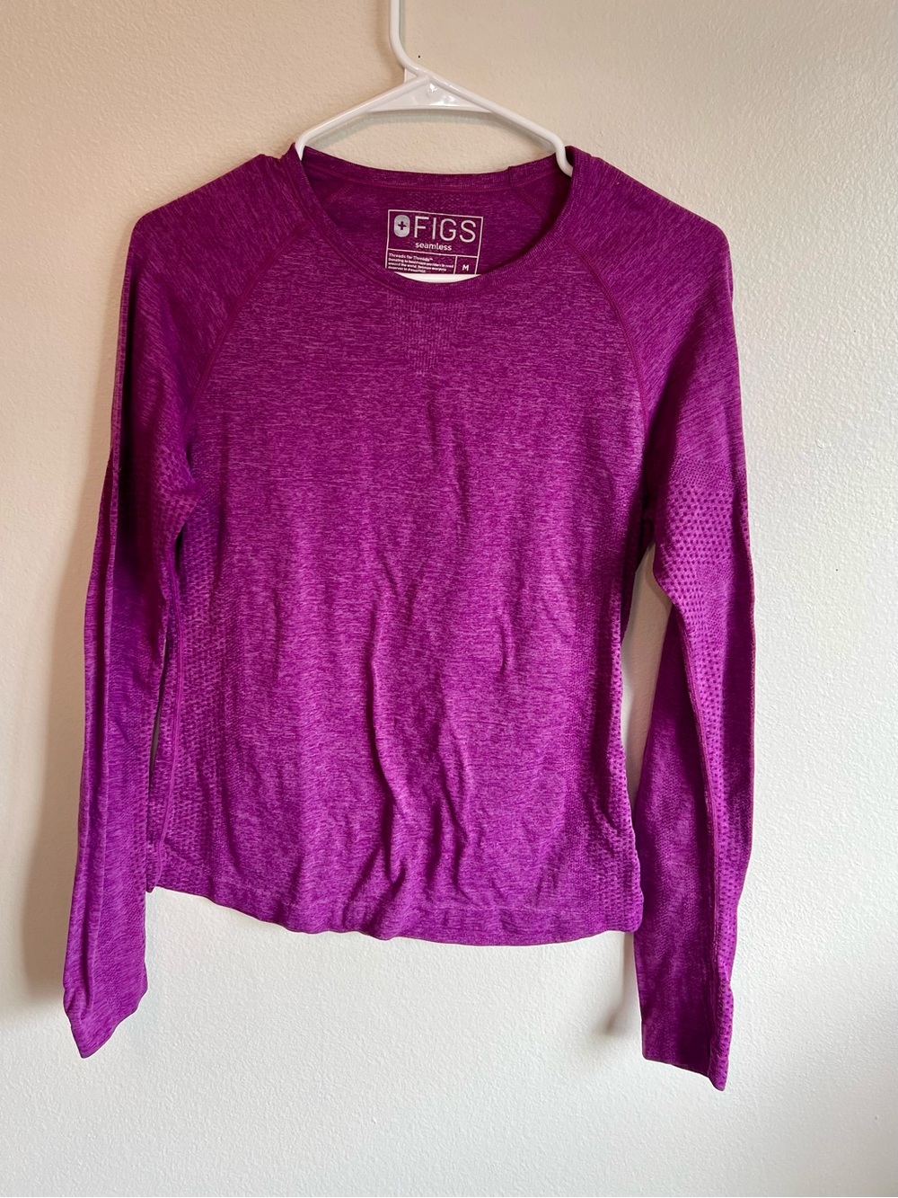 FIGS Women's Long-Sleeve Seamless Top in Purple-Magenta, Size Medium💕